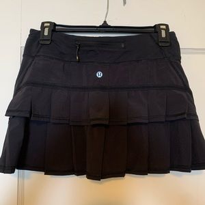 Lululemon Pacesetter Run Skirt, all black, Size 4